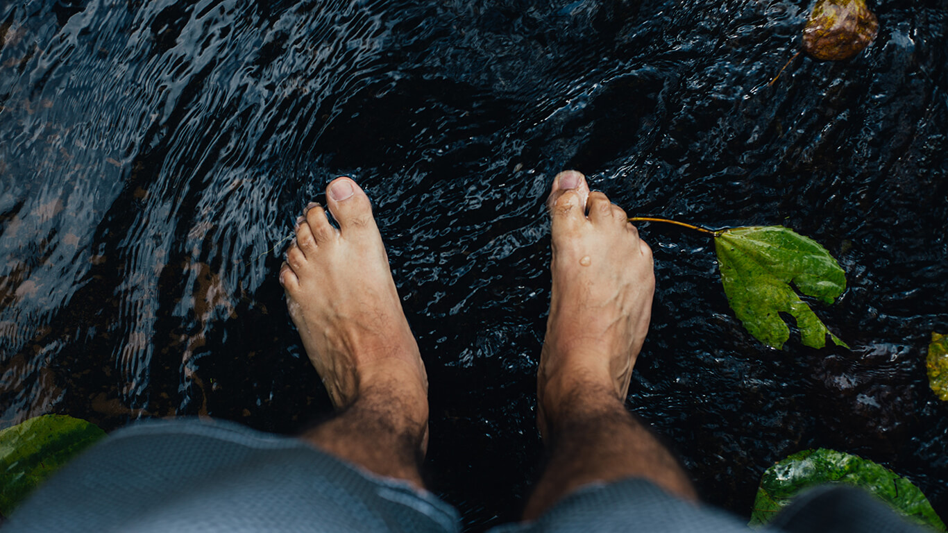 feeling-feet-legs-water